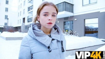 Pornหนังโป๊4K สาวแบงค์ร้อนเงินขายหีให้หนุ่มฝรั่งเย็ดหน้ากล้อง ขอออฟชั่นเย็ดจบงานฟิวแฟนเสนอเงินเสร็จก็ควักควยให้โม๊ก เช่าม่านรูดจัดฉากตั้งกล้องเย็ดหีน้ำแตก